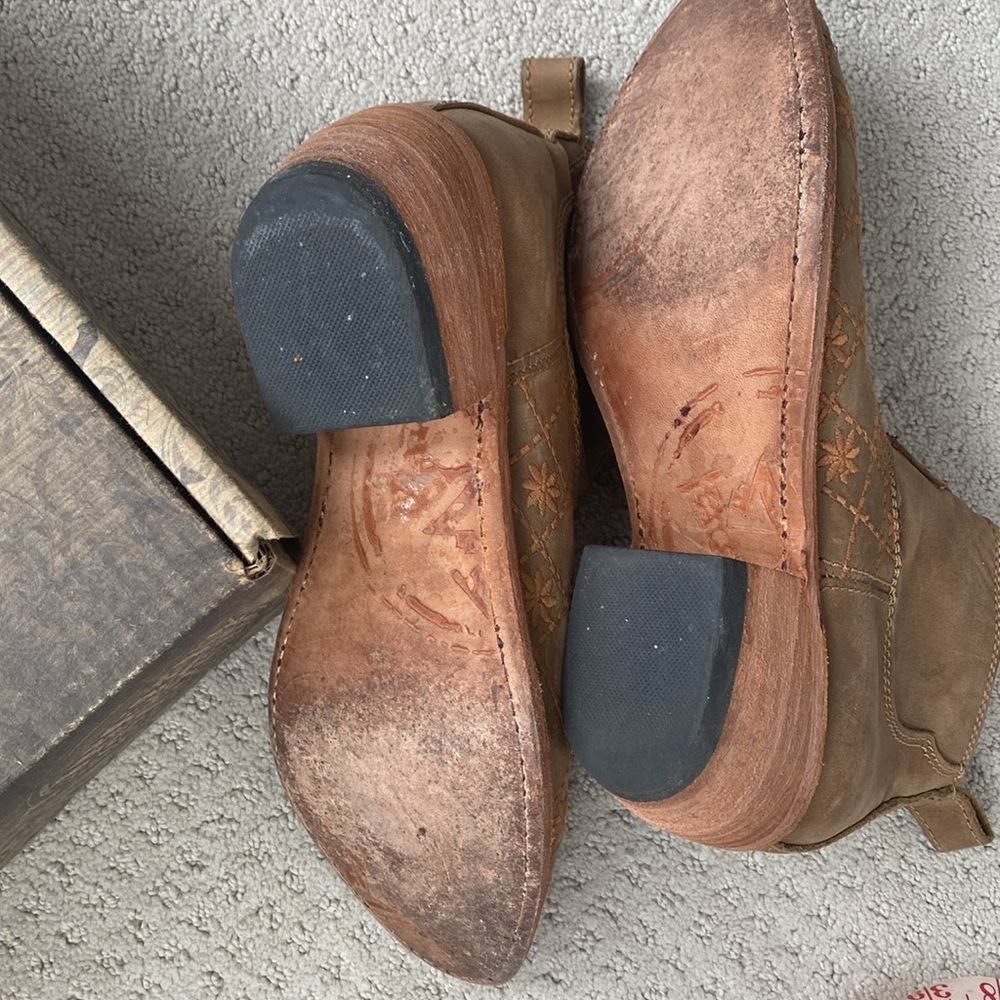 LIBERTY Black Brown Ankle Boots with Floral Design - Picture 4 of 5